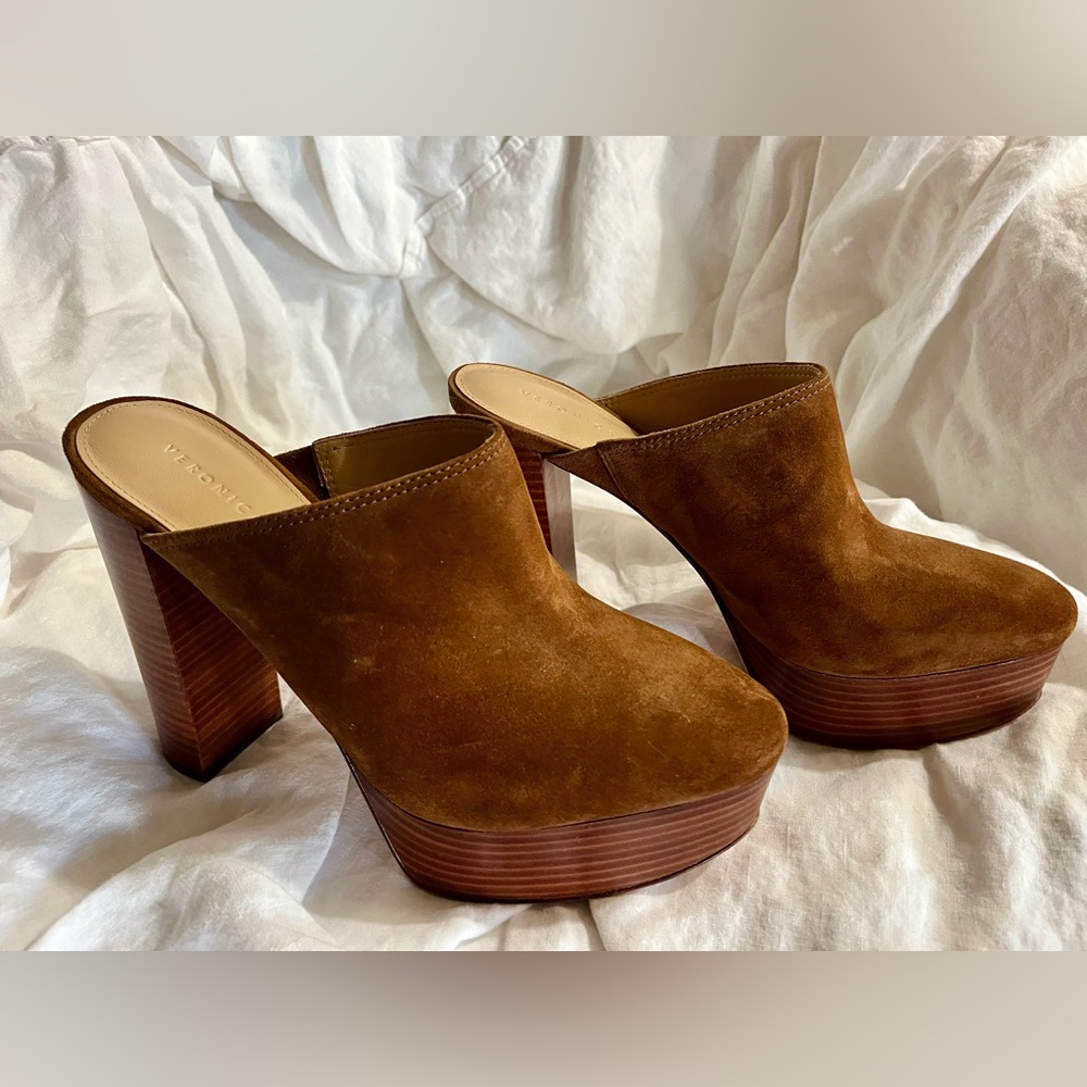 Veronica Beard Maren Brown Suede Mules 
Slip On 
Size 8.5